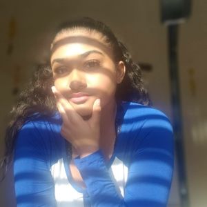 Meet your Posher, Desiree